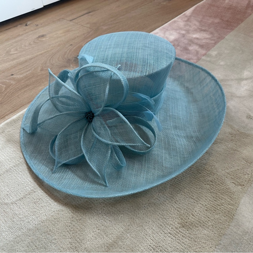 Chic Women's Blue Hat with Floral Accent